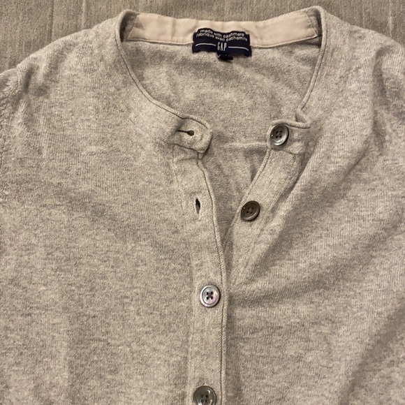 GAP Classic Grey Button-up Cardigan - Picture 2 of 4